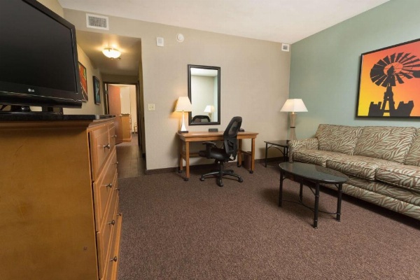 Drury Plaza Hotel San Antonio North image 9